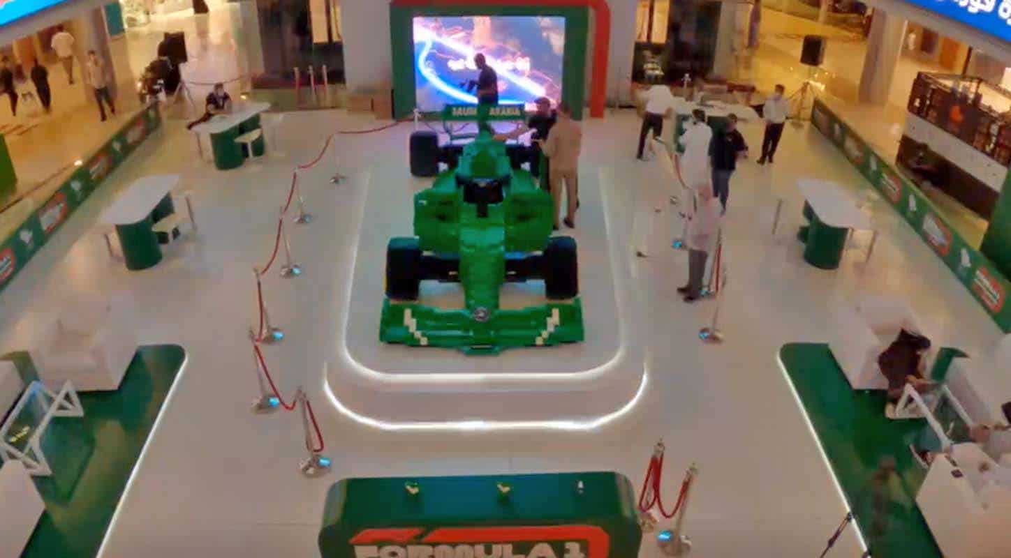 الاتحاد السعودي للسيارات والدراجات النارية يكشف النقاب عن أكبر مجسّم لسيارة الفورمولا 1 المبنية من قطع الليغو في العالم